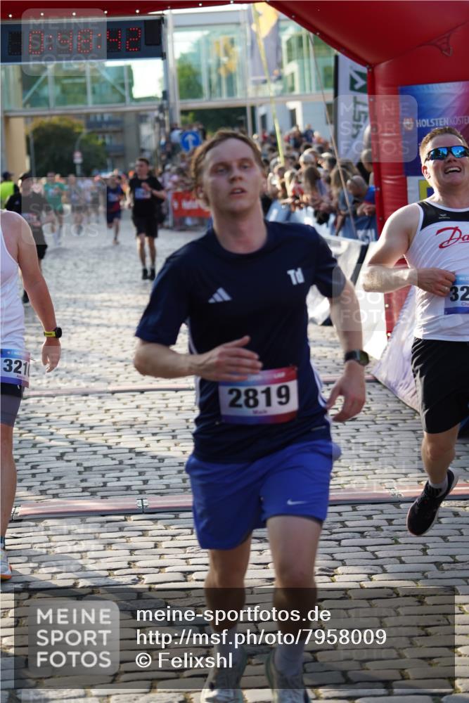 13.06.2025 - Holstenköstenlauf Felixshl http://msf.ph/oto/7958009 13.06.2025 19:48:42 Laufen 2362, 2691, 2819, 3052, 3209, 3210, 3211, 3648, 3787 meine-sportfotos.de