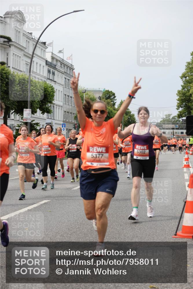 15.06.2025 - REWE Women's Run Jannik Wohlers http://msf.ph/oto/7958011 15.06.2025 09:44:16 Laufen 5293, 5190, 5124, 5377, 5342, 5302 meine-sportfotos.de