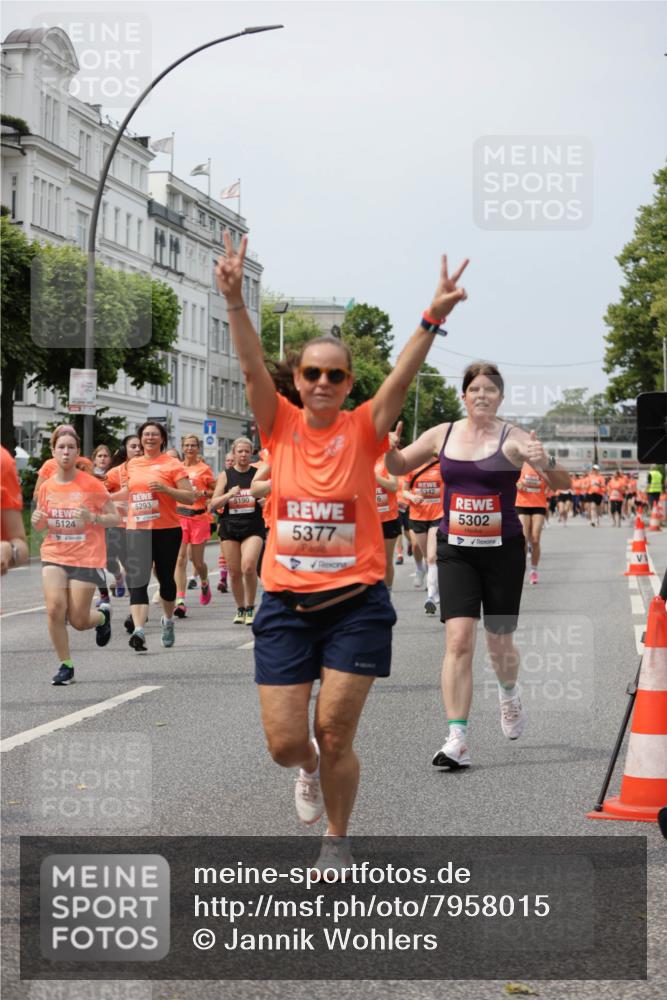 15.06.2025 - REWE Women's Run Jannik Wohlers http://msf.ph/oto/7958015 15.06.2025 09:44:16 Laufen 5124, 5293, 5190, 5377, 6, 5342, 5302 meine-sportfotos.de