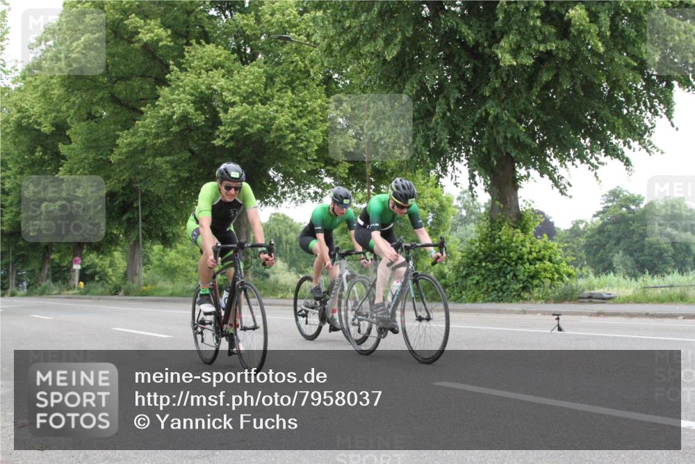 15.06.2025 - 7 Türme Triathlon Yannick Fuchs http://msf.ph/oto/7958037 15.06.2025 10:08:19 Radfahren  meine-sportfotos.de