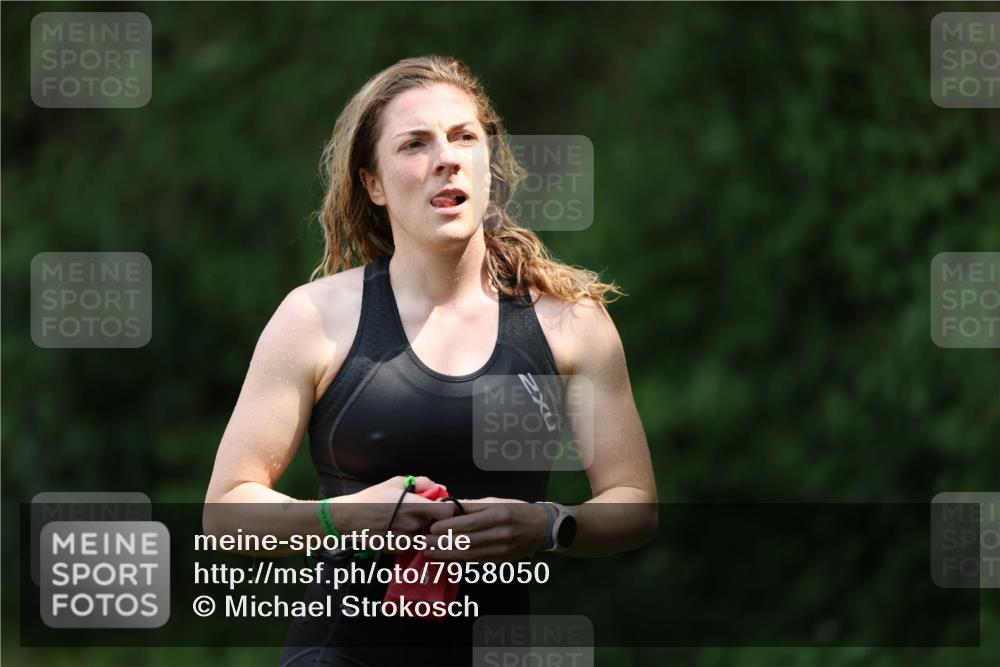 15.06.2025 - 7 Türme Triathlon Michael Strokosch http://msf.ph/oto/7958050 15.06.2025 12:37:28 Schwimmen 356, 368, 369, 491, 668 meine-sportfotos.de