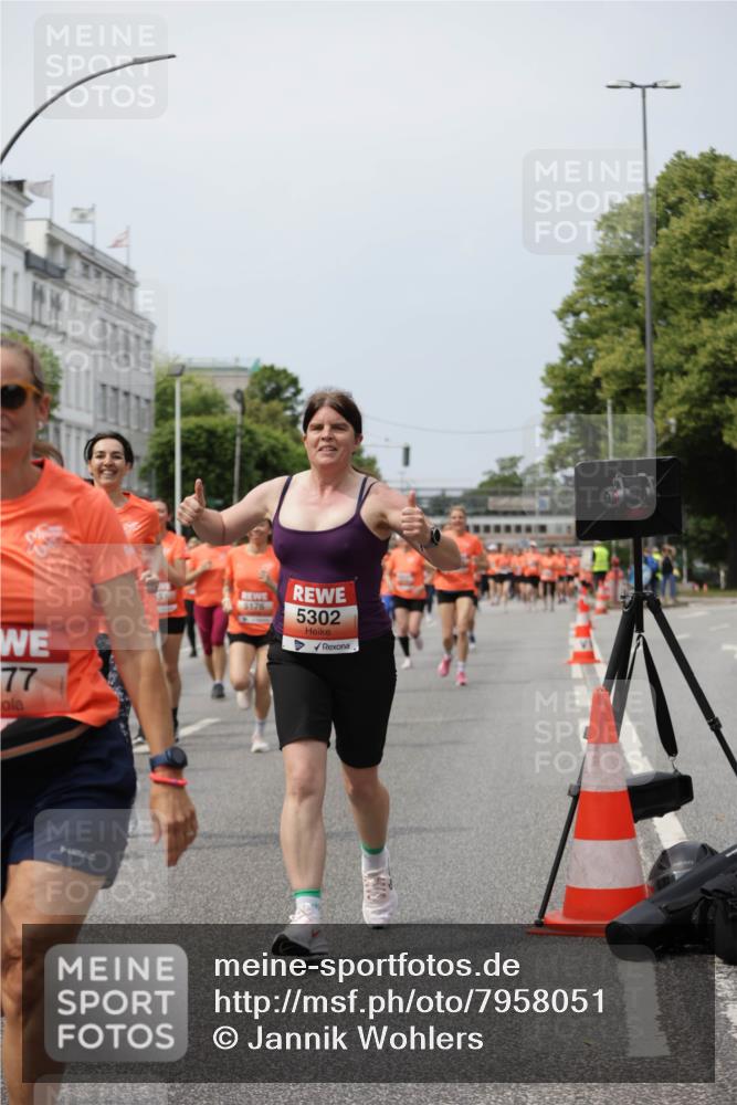 15.06.2025 - REWE Women's Run Jannik Wohlers http://msf.ph/oto/7958051 15.06.2025 09:44:16 Laufen 77, 5302 meine-sportfotos.de
