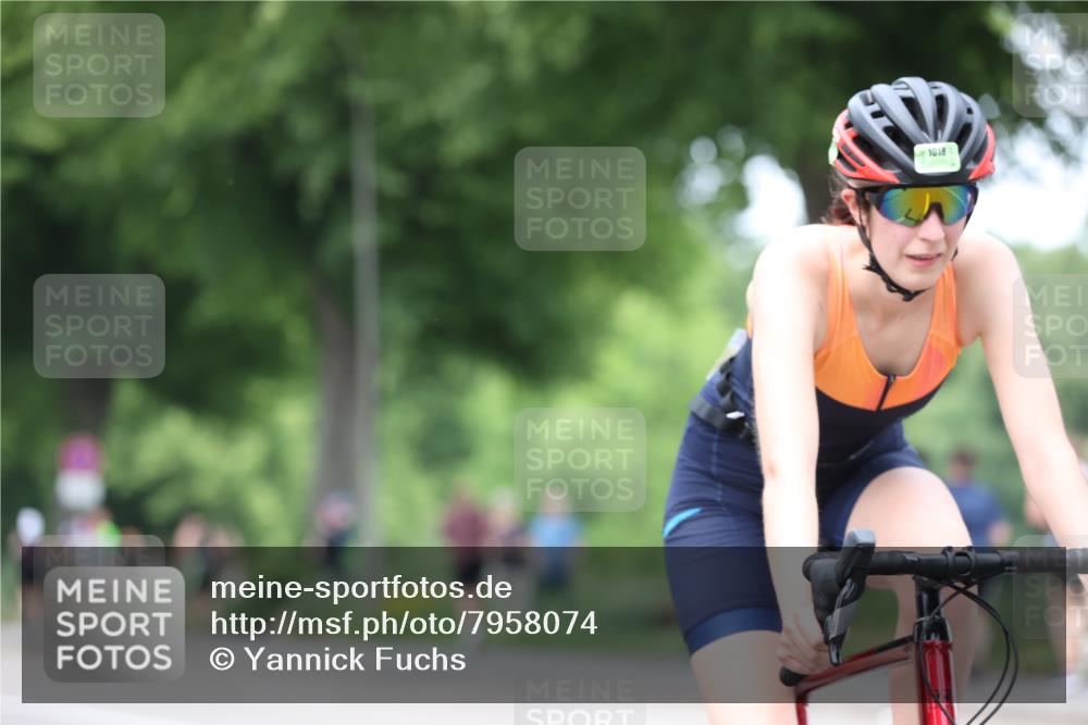 15.06.2025 - 7 Türme Triathlon Yannick Fuchs http://msf.ph/oto/7958074 15.06.2025 13:45:31 Radfahren 722, 1018, 1141 meine-sportfotos.de
