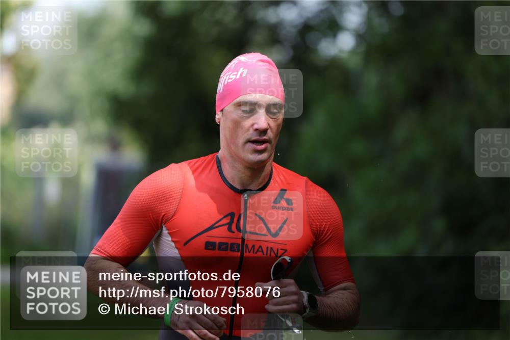 15.06.2025 - 7 Türme Triathlon Michael Strokosch http://msf.ph/oto/7958076 15.06.2025 12:37:32 Schwimmen 356, 368, 369, 491 meine-sportfotos.de