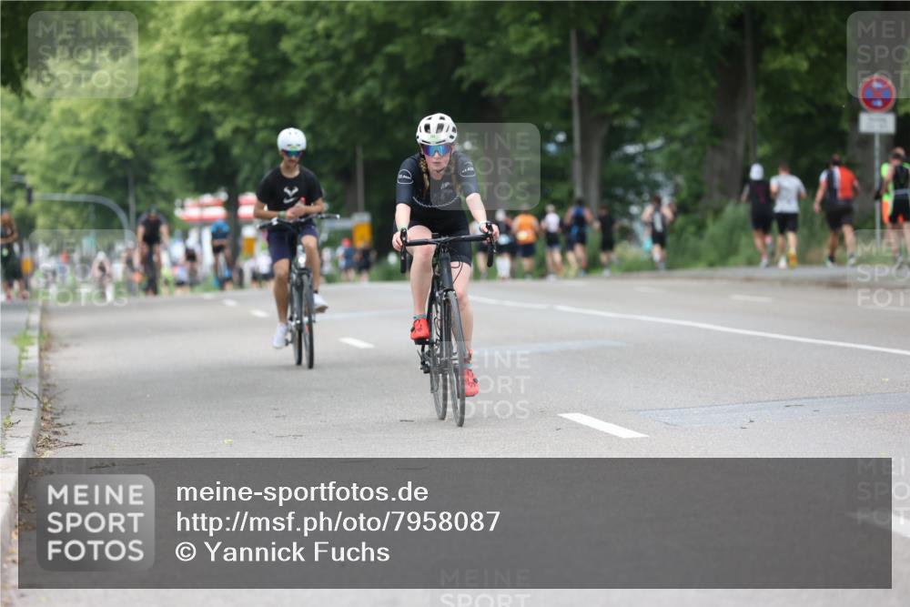 15.06.2025 - 7 Türme Triathlon Yannick Fuchs http://msf.ph/oto/7958087 15.06.2025 13:45:34 Radfahren 722, 922, 1018, 1141, 1191 meine-sportfotos.de