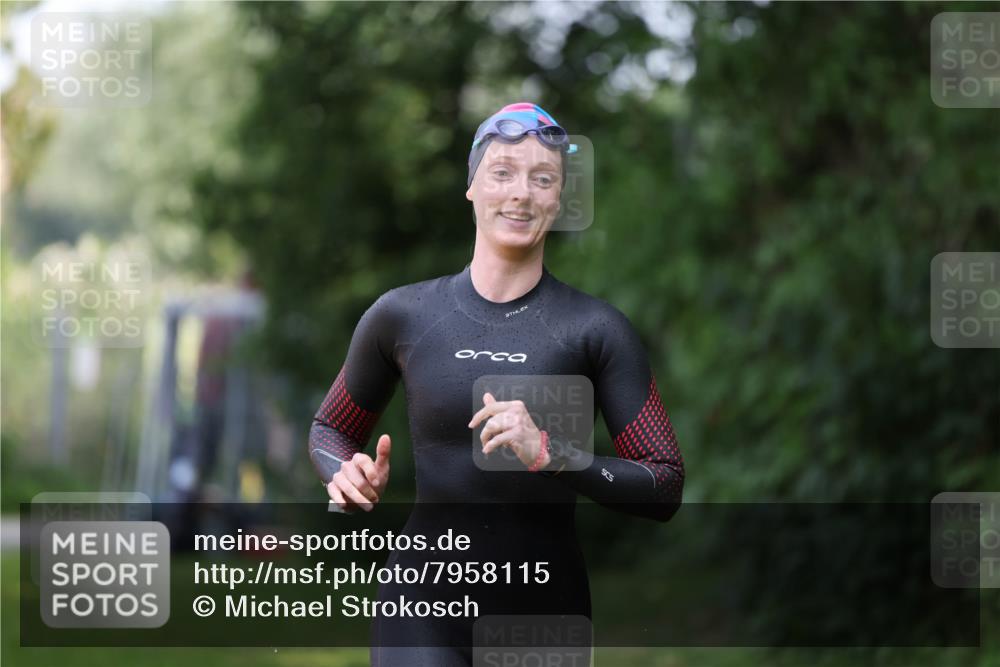 15.06.2025 - 7 Türme Triathlon Michael Strokosch http://msf.ph/oto/7958115 15.06.2025 12:37:41 Schwimmen 356 meine-sportfotos.de
