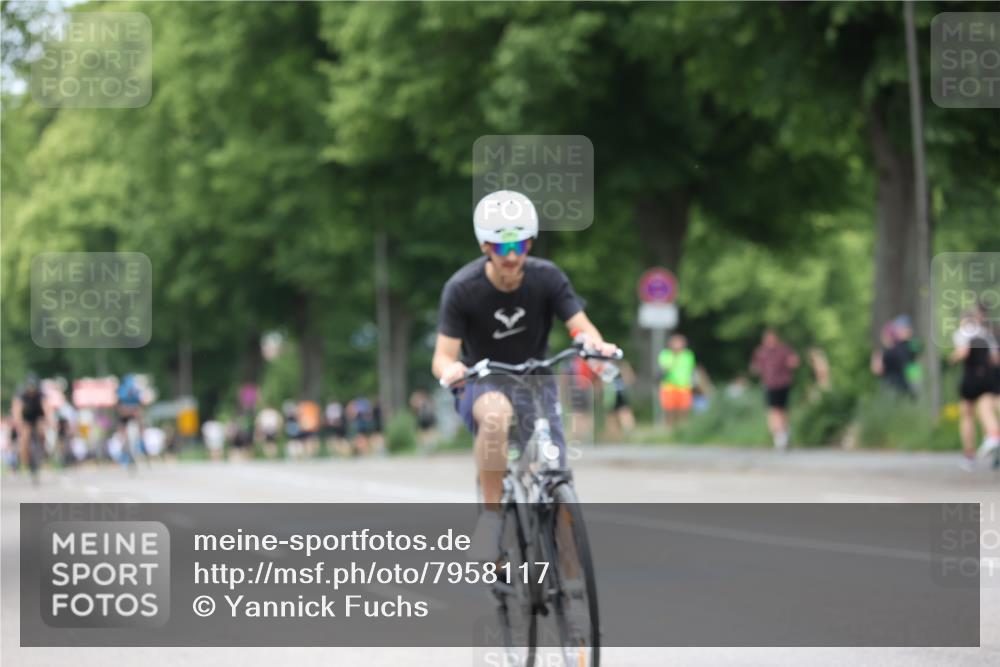 15.06.2025 - 7 Türme Triathlon Yannick Fuchs http://msf.ph/oto/7958117 15.06.2025 13:45:36 Radfahren 517, 722, 922, 1141, 1191 meine-sportfotos.de