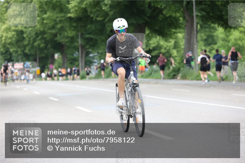 15.06.2025 - 7 Türme Triathlon Yannick Fuchs http://msf.ph/oto/7958122 15.06.2025 13:45:36 Radfahren 517, 722, 922, 1141, 1191 meine-sportfotos.de