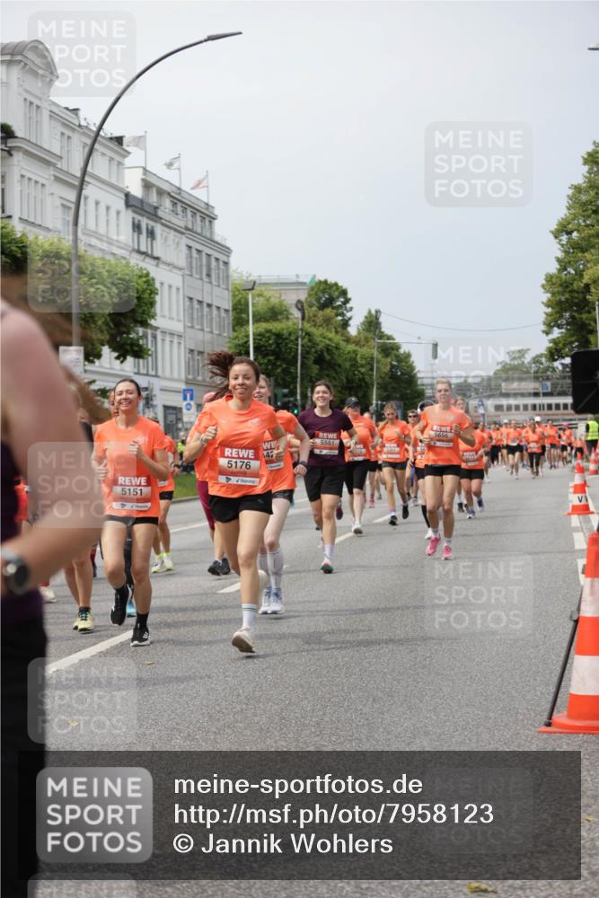 15.06.2025 - REWE Women's Run Jannik Wohlers http://msf.ph/oto/7958123 15.06.2025 09:44:18 Laufen 5151, 42, 5176, 5581, 75, 5656 meine-sportfotos.de