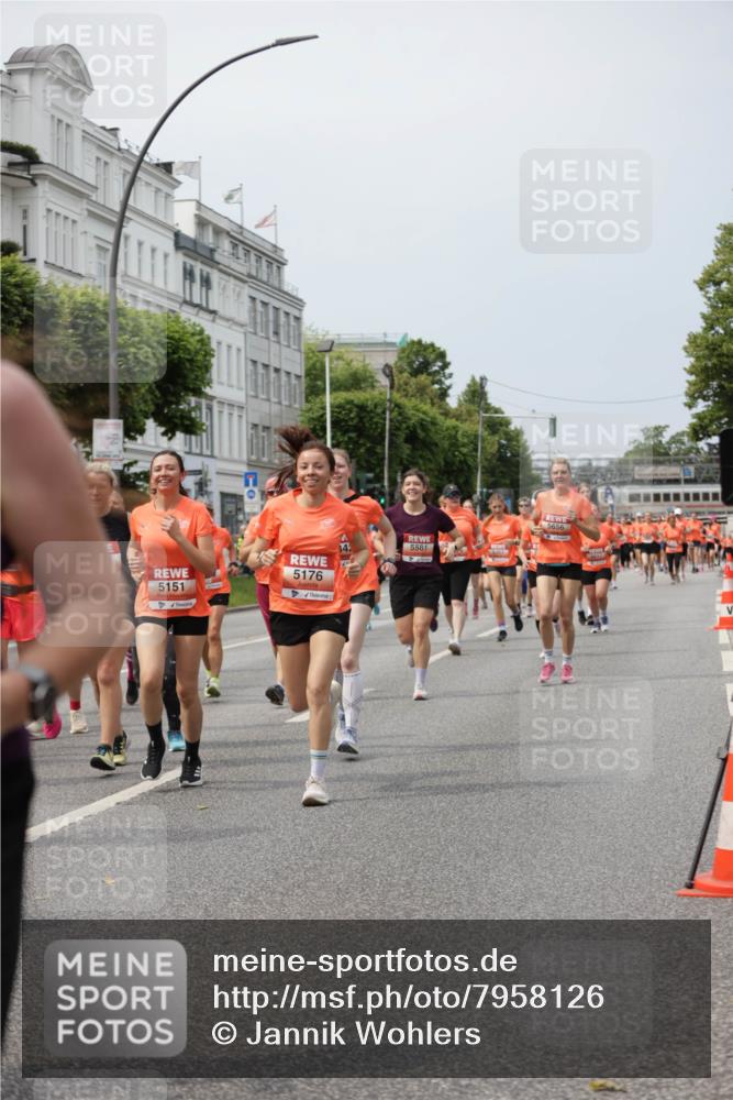 15.06.2025 - REWE Women's Run Jannik Wohlers http://msf.ph/oto/7958126 15.06.2025 09:44:18 Laufen 5151, 342, 5581, 5361, 5176, 5656 meine-sportfotos.de