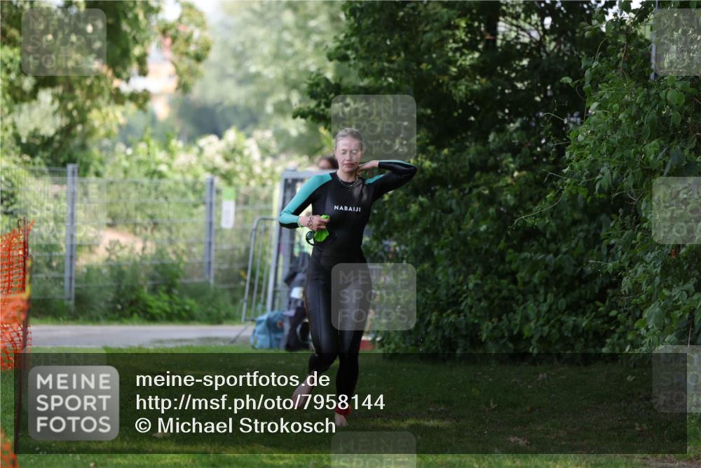 15.06.2025 - 7 Türme Triathlon Michael Strokosch http://msf.ph/oto/7958144 15.06.2025 12:38:23 Schwimmen 590 meine-sportfotos.de