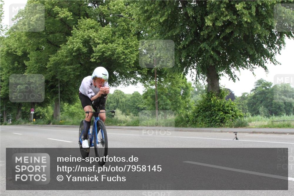 15.06.2025 - 7 Türme Triathlon Yannick Fuchs http://msf.ph/oto/7958145 15.06.2025 10:56:03 Radfahren  meine-sportfotos.de