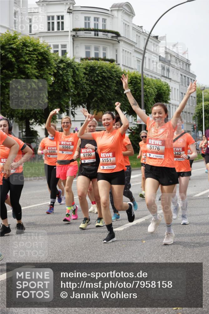 15.06.2025 - REWE Women's Run Jannik Wohlers http://msf.ph/oto/7958158 15.06.2025 09:44:19 Laufen 5565, 5498, 5190, 5151, 5176, 342 meine-sportfotos.de