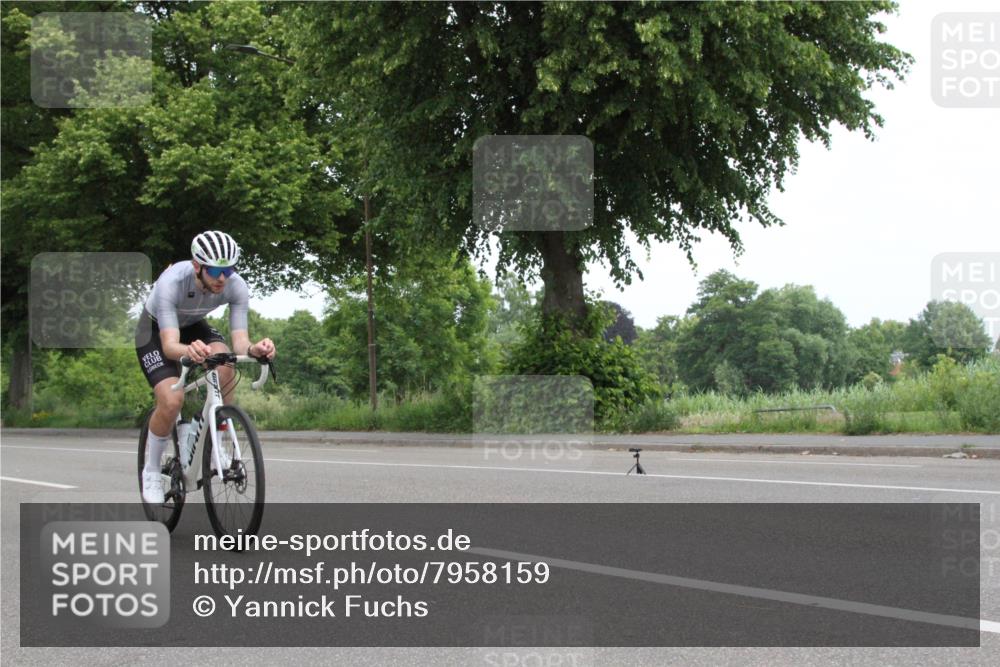 15.06.2025 - 7 Türme Triathlon Yannick Fuchs http://msf.ph/oto/7958159 15.06.2025 11:01:28 Radfahren  meine-sportfotos.de
