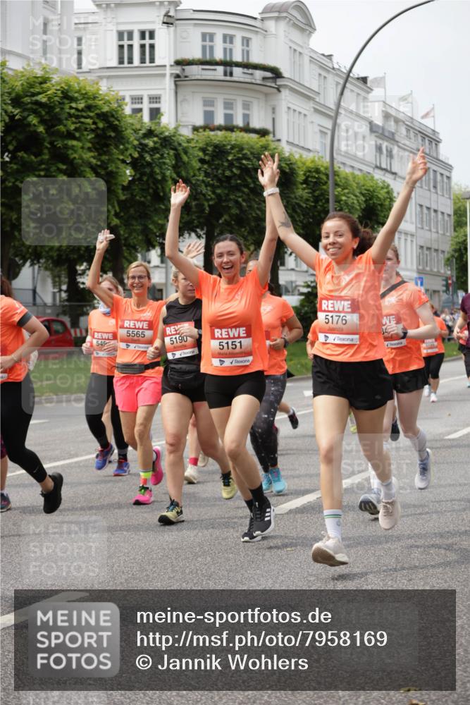 15.06.2025 - REWE Women's Run Jannik Wohlers http://msf.ph/oto/7958169 15.06.2025 09:44:19 Laufen 549, 5565, 5190, 5151, 5176 meine-sportfotos.de