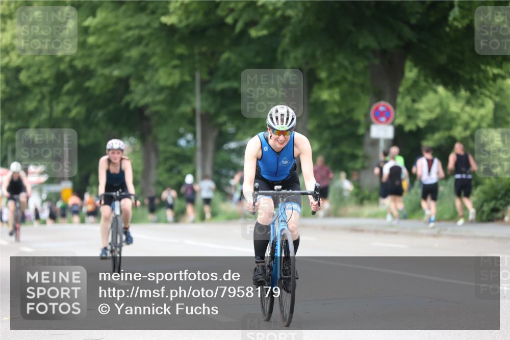 15.06.2025 - 7 Türme Triathlon Yannick Fuchs http://msf.ph/oto/7958179 15.06.2025 13:45:43 Radfahren 517, 529, 922, 1027, 1145, 1191 meine-sportfotos.de