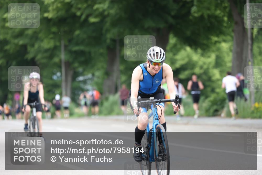 15.06.2025 - 7 Türme Triathlon Yannick Fuchs http://msf.ph/oto/7958194 15.06.2025 13:45:44 Radfahren 517, 529, 922, 1027, 1145 meine-sportfotos.de