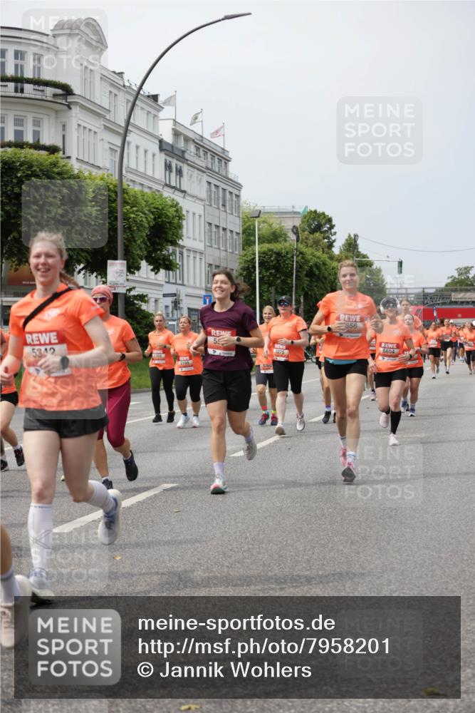15.06.2025 - REWE Women's Run Jannik Wohlers http://msf.ph/oto/7958201 15.06.2025 09:44:20 Laufen 5342, 5169, 199, 5, 5360, 5275, 656, 5604 meine-sportfotos.de