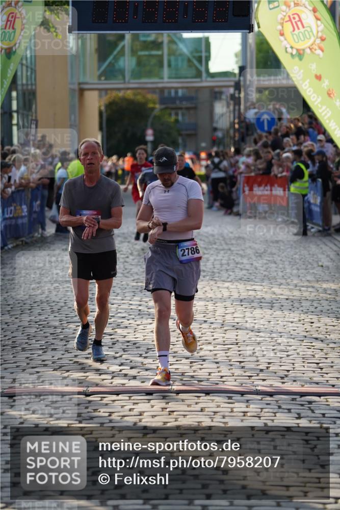 13.06.2025 - Holstenköstenlauf Felixshl http://msf.ph/oto/7958207 13.06.2025 19:48:51 Laufen 2282, 2408, 2669, 2685, 2786, 3052, 3622, 3787 meine-sportfotos.de