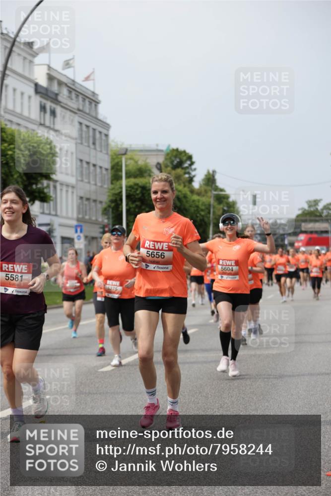 15.06.2025 - REWE Women's Run Jannik Wohlers http://msf.ph/oto/7958244 15.06.2025 09:44:21 Laufen 5581, 5275, 5656, 5604 meine-sportfotos.de