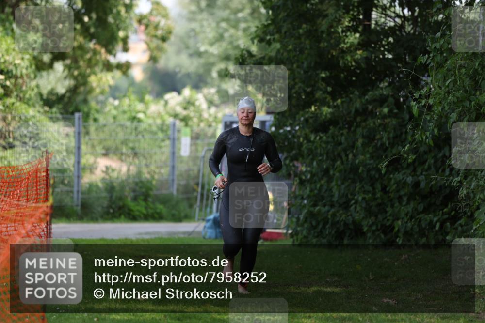 15.06.2025 - 7 Türme Triathlon Michael Strokosch http://msf.ph/oto/7958252 15.06.2025 12:39:24 Schwimmen 444, 517, 662 meine-sportfotos.de
