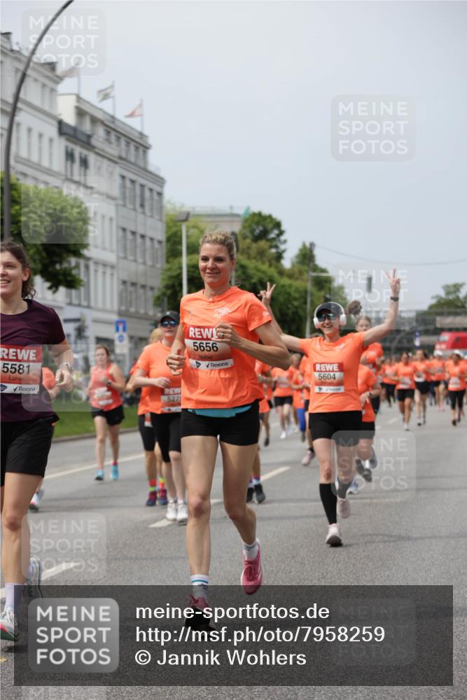 15.06.2025 - REWE Women's Run Jannik Wohlers http://msf.ph/oto/7958259 15.06.2025 09:44:21 Laufen 5581, 5271, 5656, 5604 meine-sportfotos.de