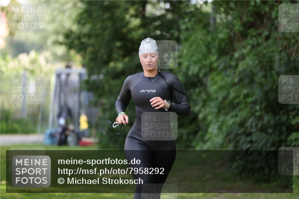 15.06.2025 - 7 Türme Triathlon Michael Strokosch http://msf.ph/oto/7958292 15.06.2025 12:39:26 Schwimmen 444, 517, 662 meine-sportfotos.de