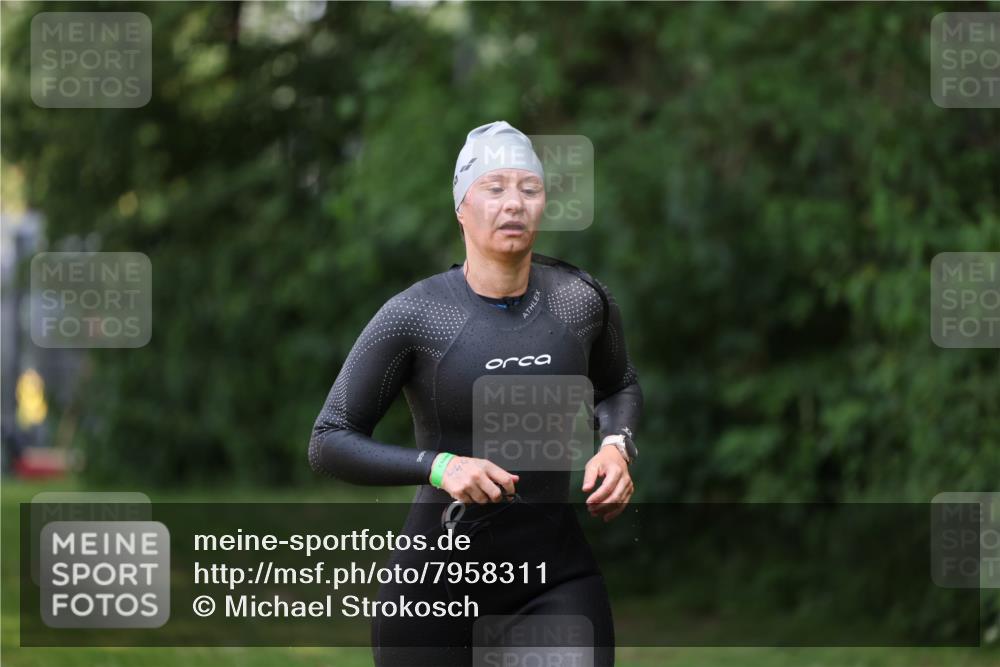 15.06.2025 - 7 Türme Triathlon Michael Strokosch http://msf.ph/oto/7958311 15.06.2025 12:39:27 Schwimmen 444, 517, 662 meine-sportfotos.de