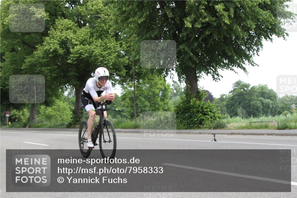 15.06.2025 - 7 Türme Triathlon Yannick Fuchs http://msf.ph/oto/7958333 15.06.2025 11:09:36 Radfahren  meine-sportfotos.de