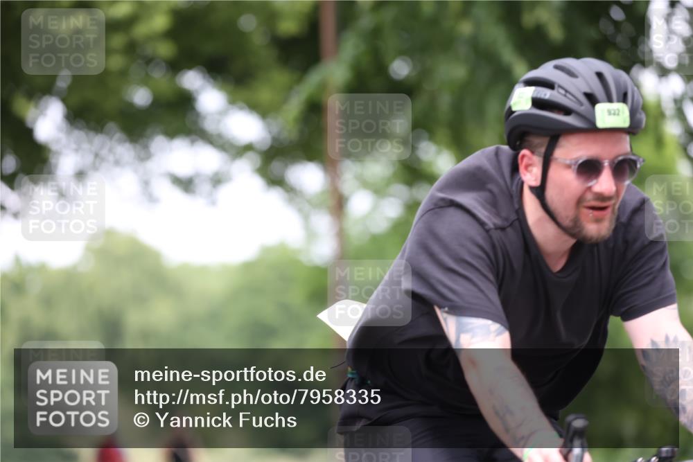 15.06.2025 - 7 Türme Triathlon Yannick Fuchs http://msf.ph/oto/7958335 15.06.2025 13:46:08 Radfahren 932, 997, 1129 meine-sportfotos.de