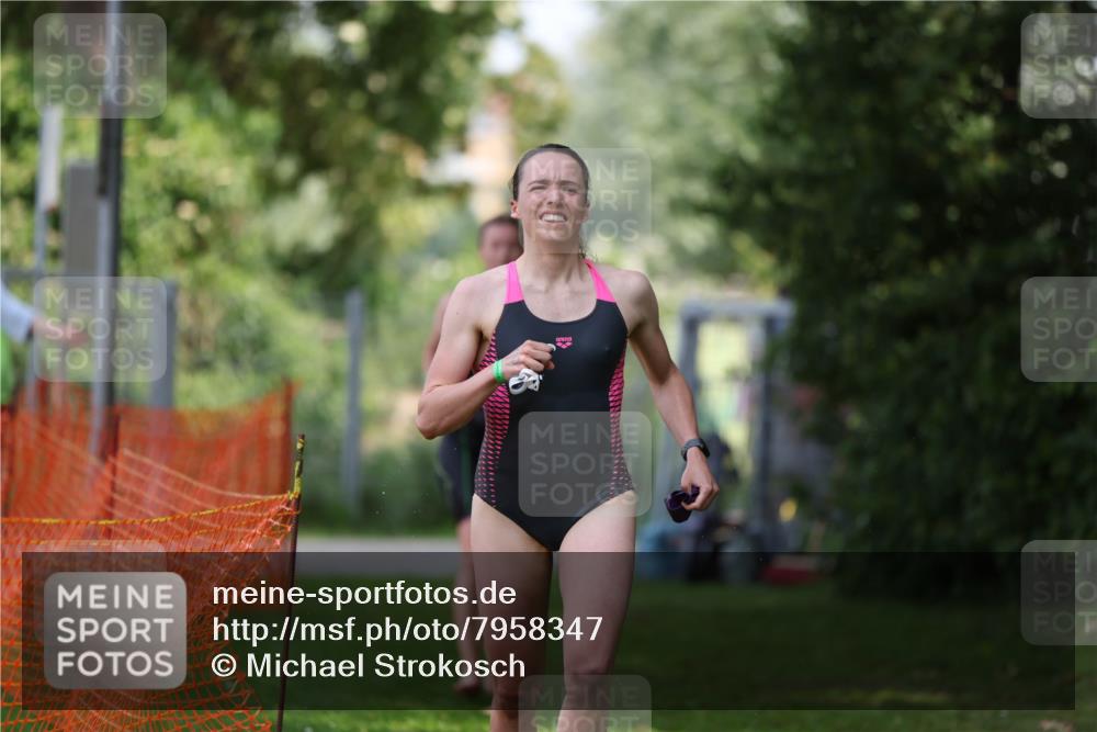 15.06.2025 - 7 Türme Triathlon Michael Strokosch http://msf.ph/oto/7958347 15.06.2025 12:39:45 Schwimmen 405, 484, 662 meine-sportfotos.de