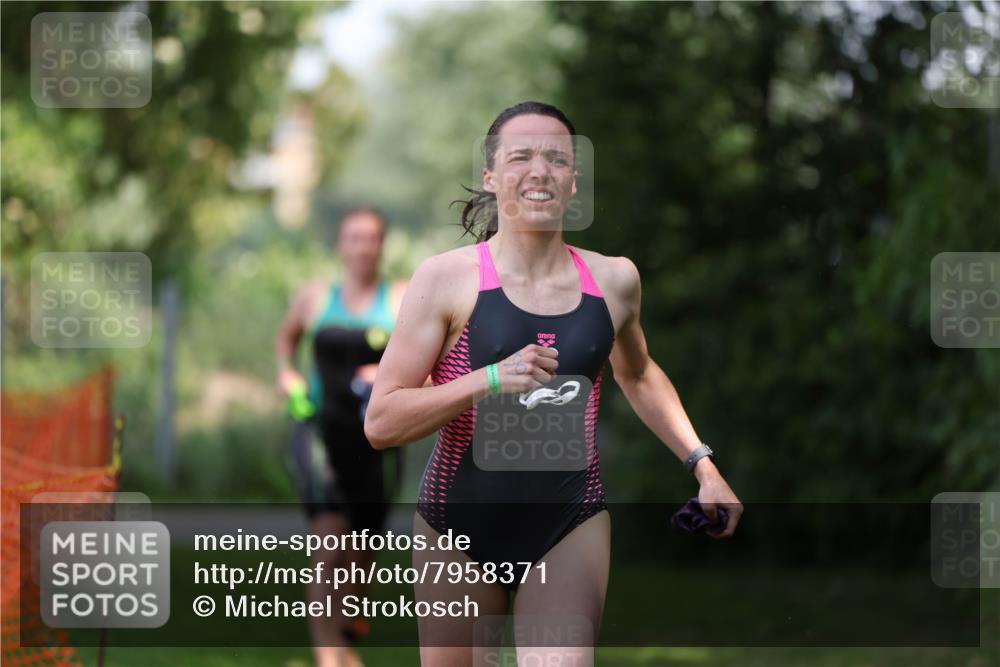 15.06.2025 - 7 Türme Triathlon Michael Strokosch http://msf.ph/oto/7958371 15.06.2025 12:39:45 Schwimmen 405, 484, 662 meine-sportfotos.de
