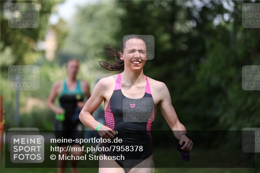 15.06.2025 - 7 Türme Triathlon Michael Strokosch http://msf.ph/oto/7958378 15.06.2025 12:39:46 Schwimmen 405, 484, 662 meine-sportfotos.de