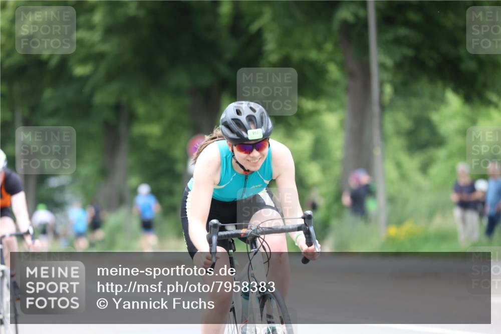 15.06.2025 - 7 Türme Triathlon Yannick Fuchs http://msf.ph/oto/7958383 15.06.2025 13:46:13 Radfahren 721, 997, 1129 meine-sportfotos.de