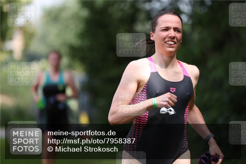 15.06.2025 - 7 Türme Triathlon Michael Strokosch http://msf.ph/oto/7958387 15.06.2025 12:39:46 Schwimmen 405, 484, 662 meine-sportfotos.de