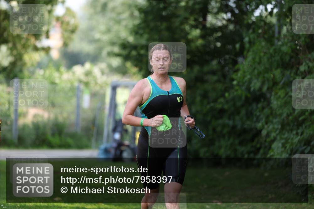 15.06.2025 - 7 Türme Triathlon Michael Strokosch http://msf.ph/oto/7958397 15.06.2025 12:39:47 Schwimmen 405, 484, 662 meine-sportfotos.de