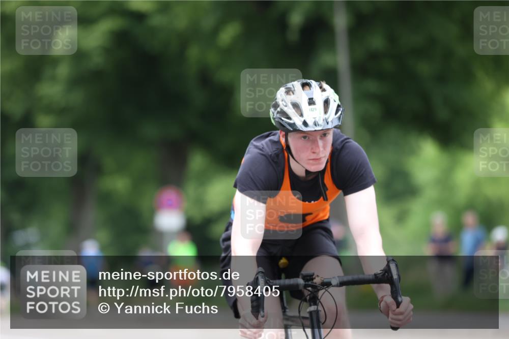 15.06.2025 - 7 Türme Triathlon Yannick Fuchs http://msf.ph/oto/7958405 15.06.2025 13:46:14 Radfahren 721, 997, 1042, 1129 meine-sportfotos.de