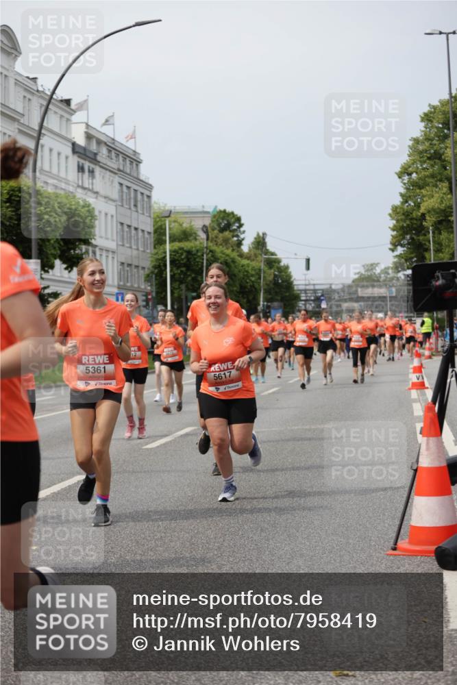 15.06.2025 - REWE Women's Run Jannik Wohlers http://msf.ph/oto/7958419 15.06.2025 09:44:24 Laufen 12, 5361, 5617 meine-sportfotos.de