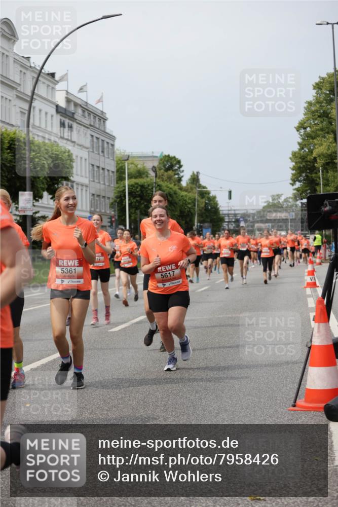 15.06.2025 - REWE Women's Run Jannik Wohlers http://msf.ph/oto/7958426 15.06.2025 09:44:24 Laufen 5361, 12, 5672, 5617 meine-sportfotos.de