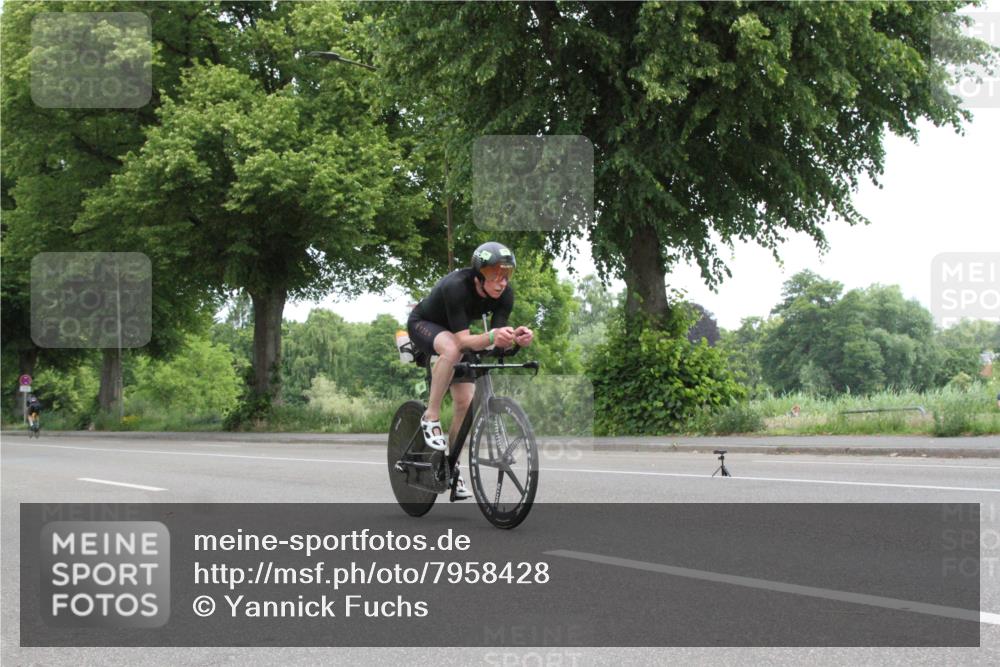 15.06.2025 - 7 Türme Triathlon Yannick Fuchs http://msf.ph/oto/7958428 15.06.2025 11:11:01 Radfahren  meine-sportfotos.de