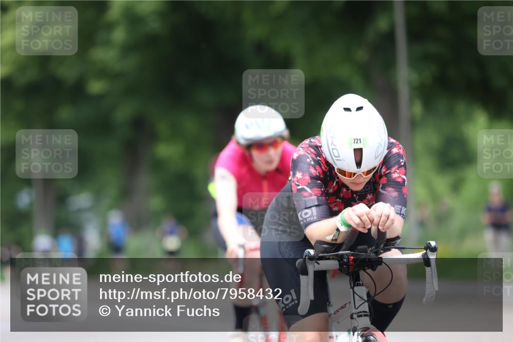 15.06.2025 - 7 Türme Triathlon Yannick Fuchs http://msf.ph/oto/7958432 15.06.2025 13:46:16 Radfahren 721, 790, 906, 997, 1042, 1129 meine-sportfotos.de