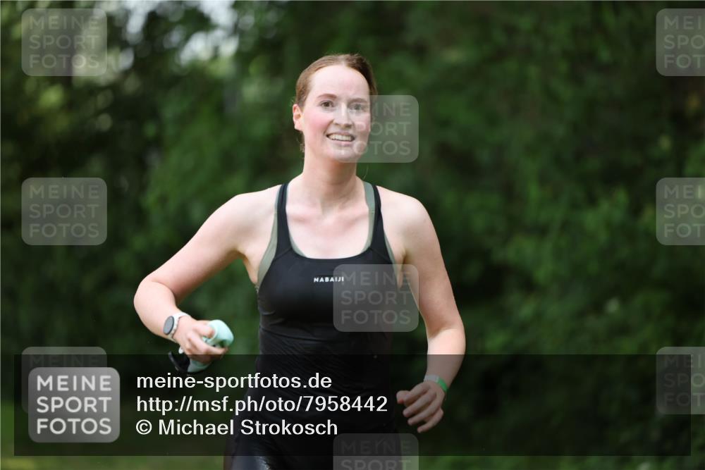 15.06.2025 - 7 Türme Triathlon Michael Strokosch http://msf.ph/oto/7958442 15.06.2025 12:39:57 Schwimmen 405, 484, 588 meine-sportfotos.de