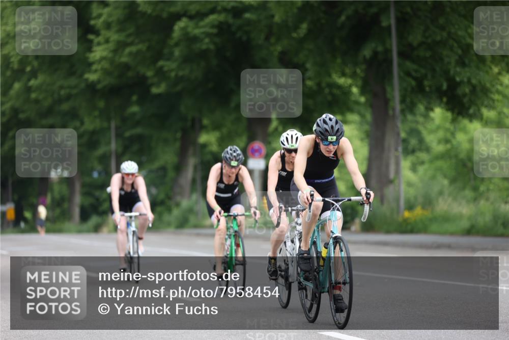 15.06.2025 - 7 Türme Triathlon Yannick Fuchs http://msf.ph/oto/7958454 15.06.2025 09:47:28 Radfahren 97, 99 meine-sportfotos.de