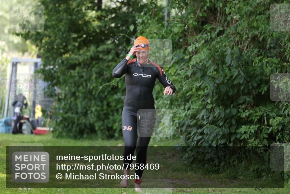 15.06.2025 - 7 Türme Triathlon Michael Strokosch http://msf.ph/oto/7958469 15.06.2025 12:40:12 Schwimmen 588 meine-sportfotos.de