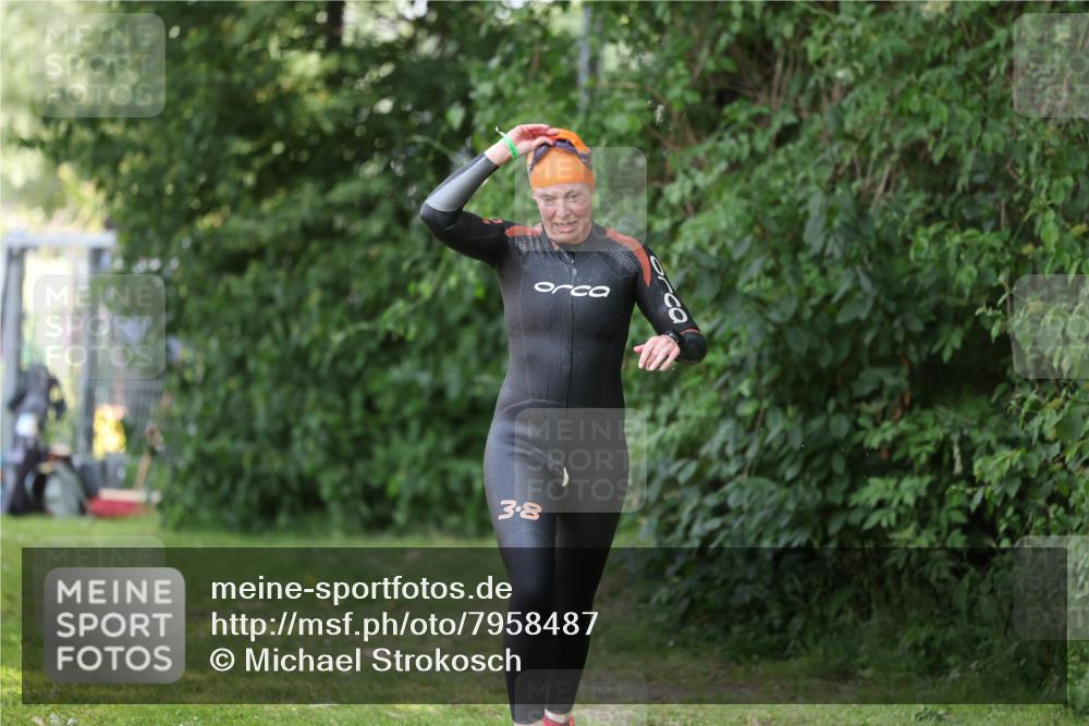 15.06.2025 - 7 Türme Triathlon Michael Strokosch http://msf.ph/oto/7958487 15.06.2025 12:40:12 Schwimmen 588 meine-sportfotos.de