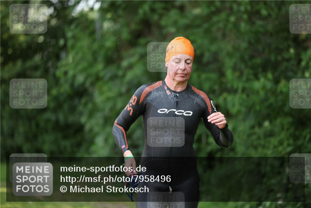 15.06.2025 - 7 Türme Triathlon Michael Strokosch http://msf.ph/oto/7958496 15.06.2025 12:40:14 Schwimmen 549, 588 meine-sportfotos.de