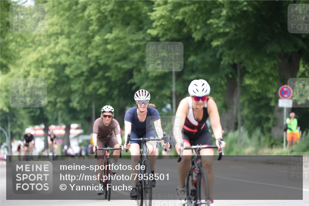 15.06.2025 - 7 Türme Triathlon Yannick Fuchs http://msf.ph/oto/7958501 15.06.2025 13:46:21 Radfahren 790, 906, 1042, 1126 meine-sportfotos.de