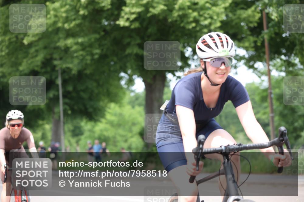 15.06.2025 - 7 Türme Triathlon Yannick Fuchs http://msf.ph/oto/7958518 15.06.2025 13:46:22 Radfahren 790, 906, 1042, 1126, 1161 meine-sportfotos.de
