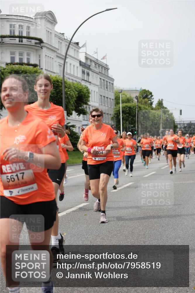 15.06.2025 - REWE Women's Run Jannik Wohlers http://msf.ph/oto/7958519 15.06.2025 09:44:26 Laufen 5617, 004, 5673 meine-sportfotos.de