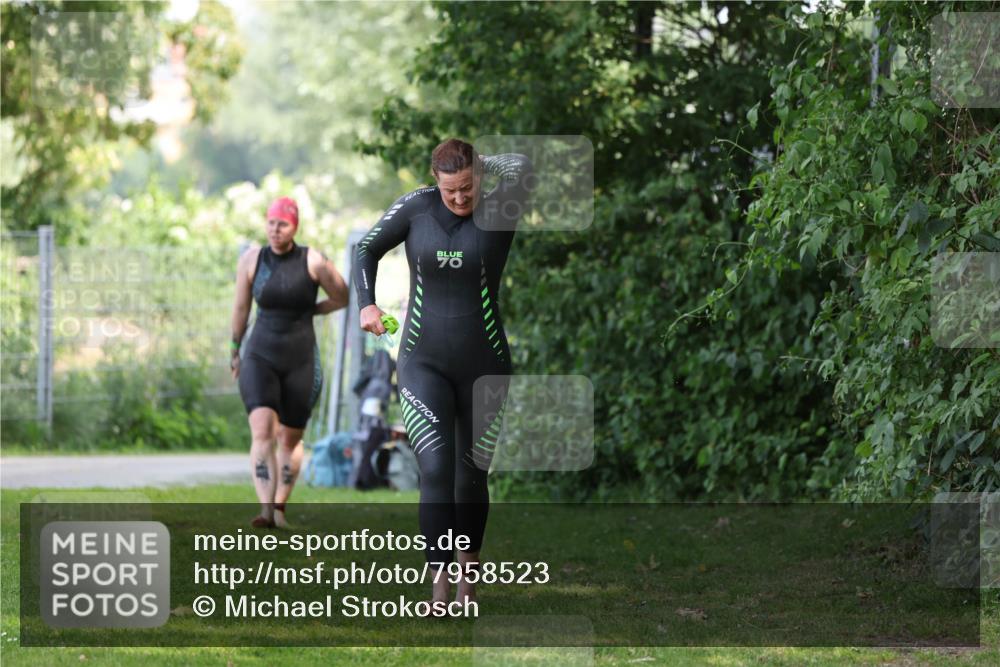 15.06.2025 - 7 Türme Triathlon Michael Strokosch http://msf.ph/oto/7958523 15.06.2025 12:40:25 Schwimmen 512, 549, 588 meine-sportfotos.de